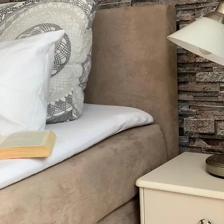 アパート Hof Goerrespesch-ferien Im Herzen Der Schneifel *