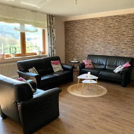 アパート Hof Goerrespesch-ferien Im Herzen Der Schneifel